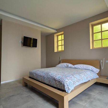 אורטה סאן ג'יוליו Lake View Cottage Beach מראה חיצוני תמונה
